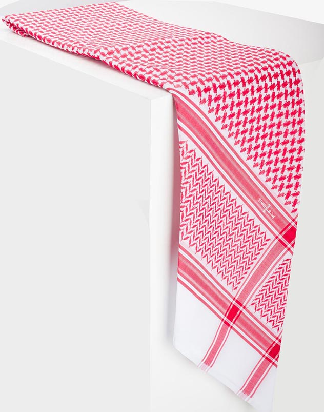 شماغ باللون الأحمر من ماركة  استانيل 