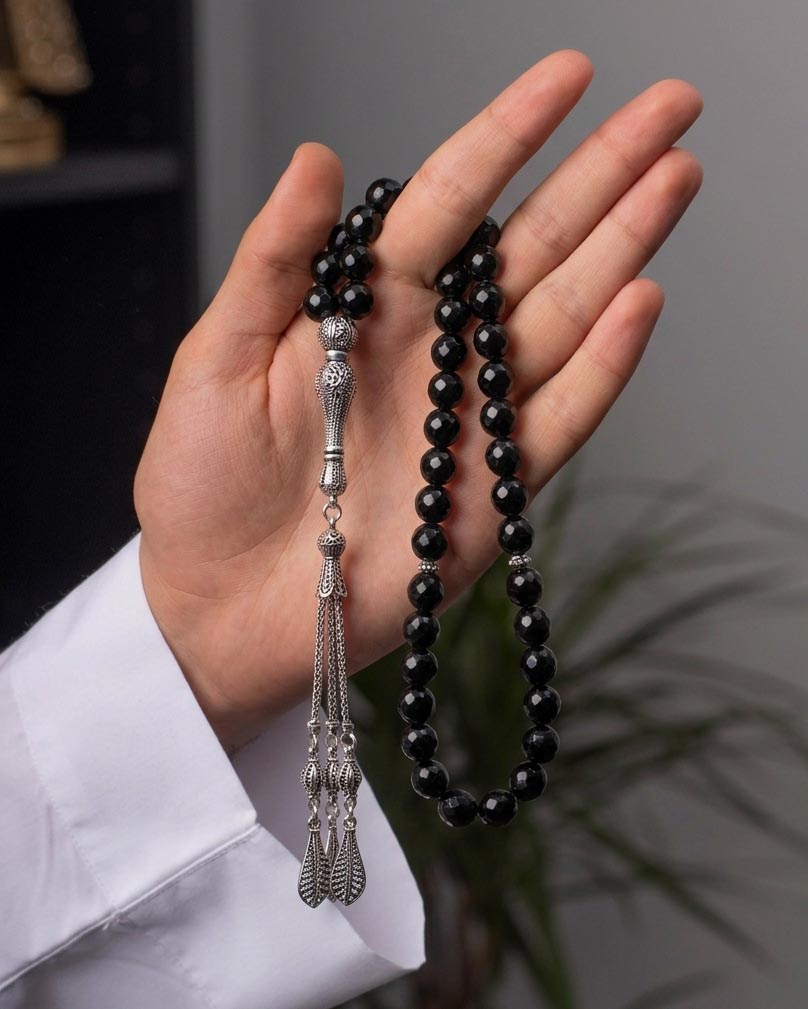 سبحة حجر عقيق اسود ملكي بقصة سداسية