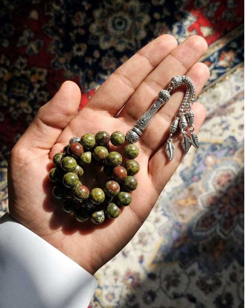 سبحة حجر طبيعي دراقون بلود